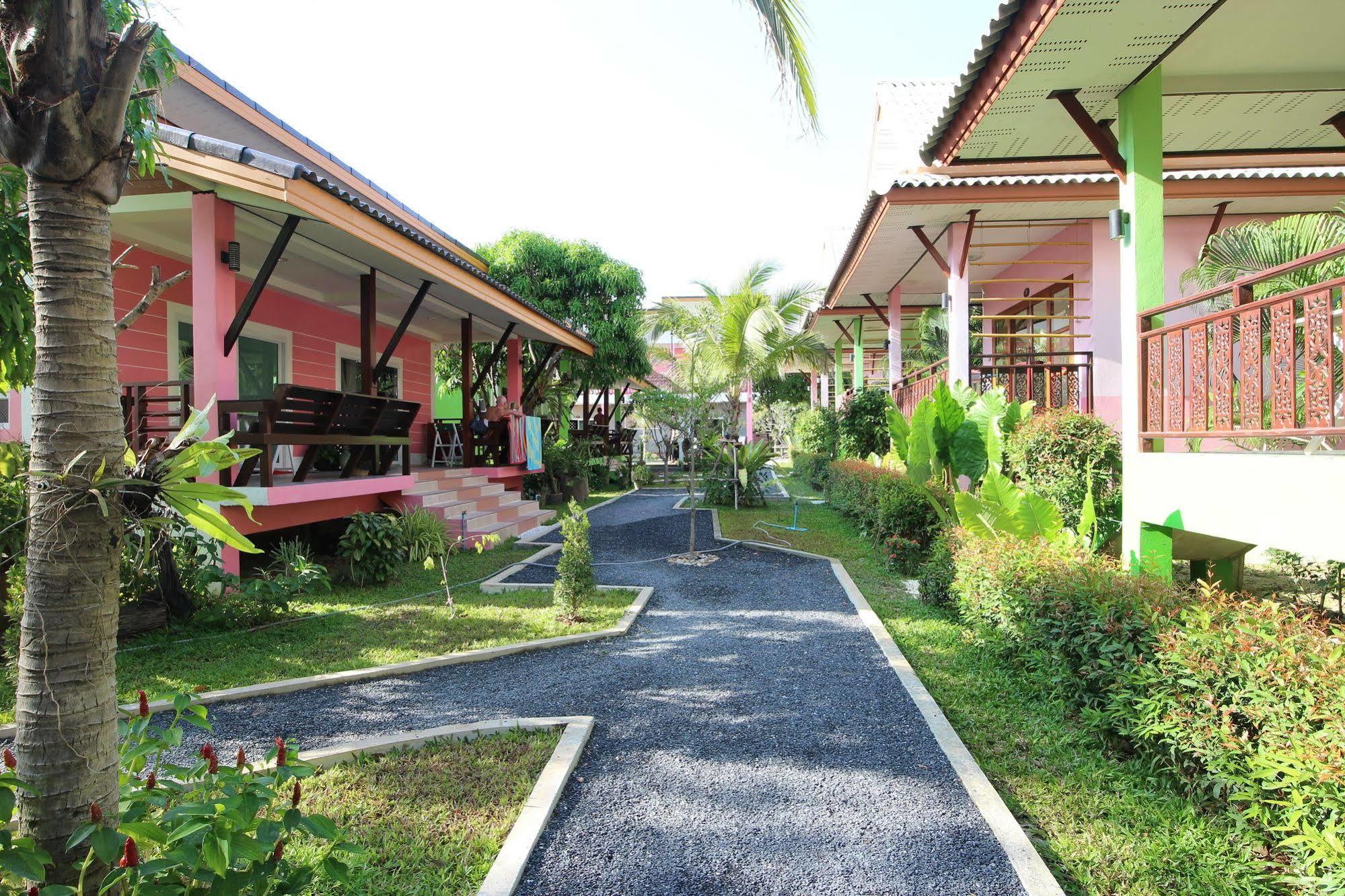 Pinky Bungalow Resort & Villa - Sha Extra Plus Ko Lanta Exterior foto